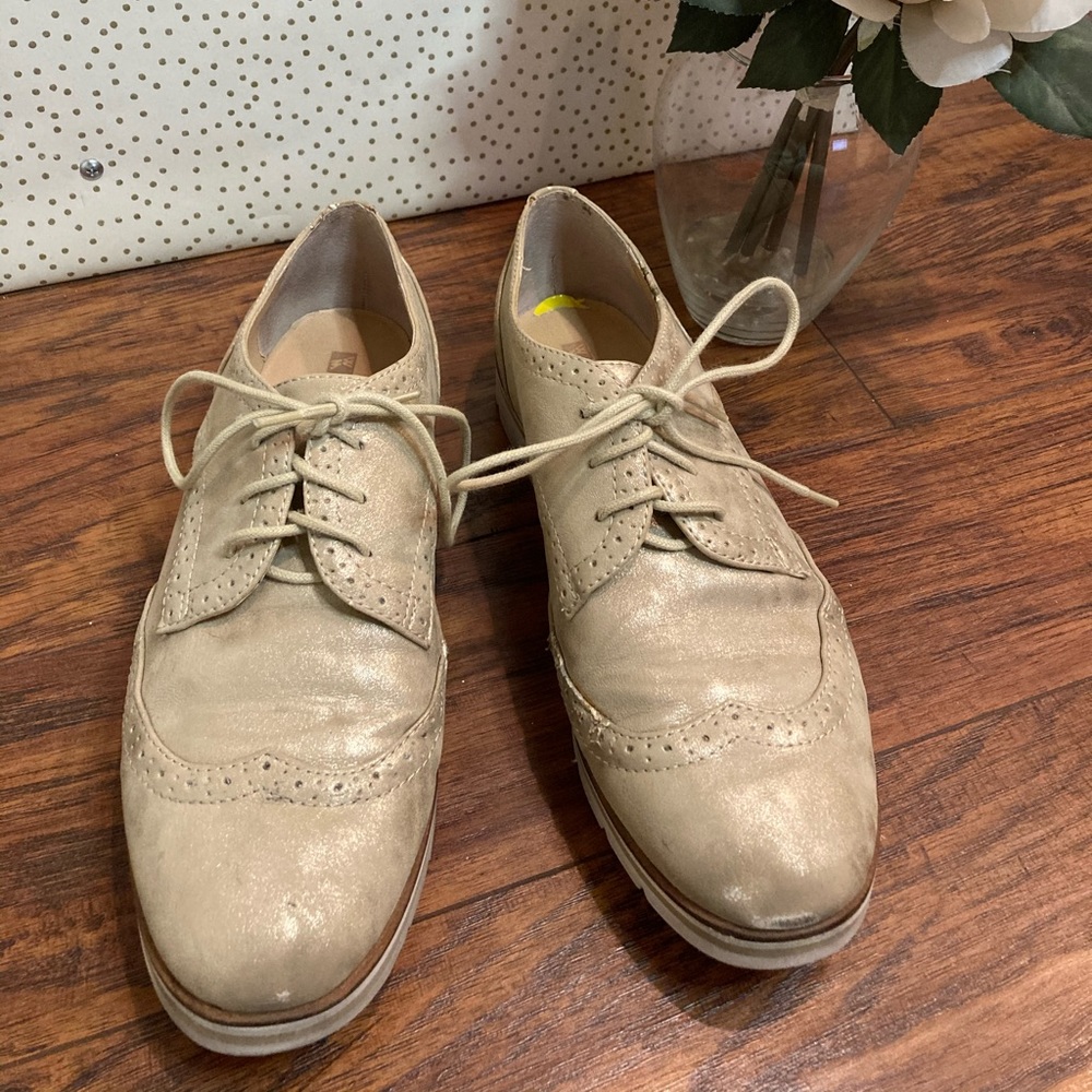 White Mountain Gold Praise Oxford Wingtip Loafers